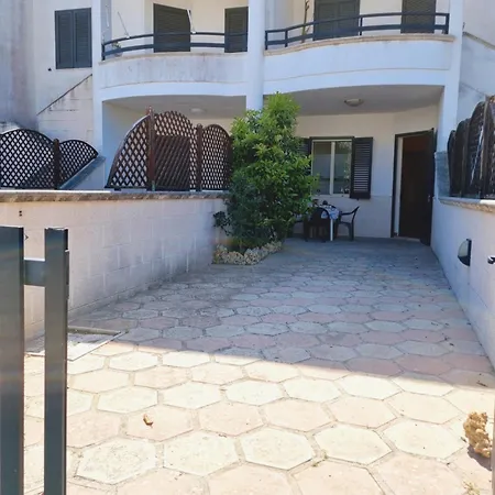 Residenza Zeus In Baia Ferienhaus